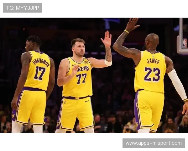 湖人队在伤病困扰下仍奋勇前行,湖人队在伤病困扰下仍奋勇前行英语 湖人队在伤病困扰下仍奋勇前行,湖人队在伤病困扰下仍奋勇前行英语