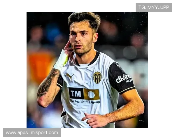 皇马狂飙!6连胜领跑西甲榜首,巴萨惨败遭遇降温!足坛第一人狂轰235球的传奇之路 皇马狂飙!6连胜领跑西甲榜首,巴萨惨败遭遇降温!足坛第一人狂轰235球的传奇之路